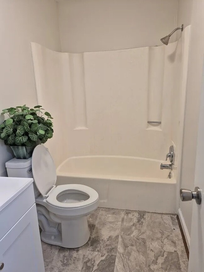 Building Photo - 109 Ashcroft Dr