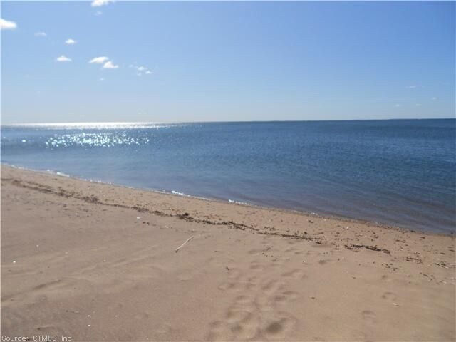 Foto del edificio - 85 Cosey Beach Ave