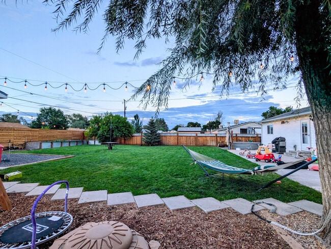 Foto del edificio - 1015 E Grand Ave