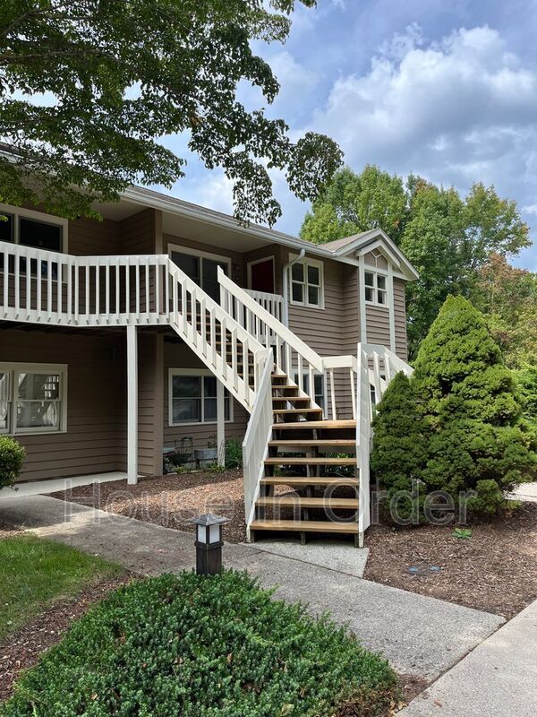 Building Photo - 4 Timberlake Dr