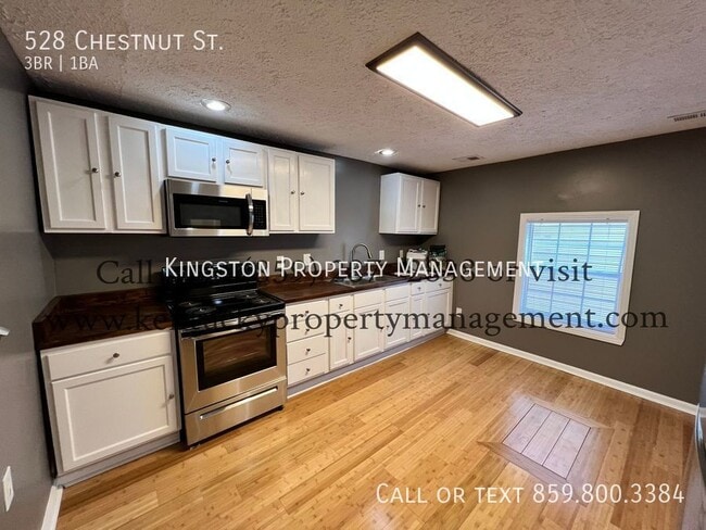 Building Photo - This gorgeous 3 bedroom house is Now Avail...