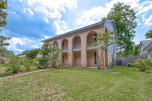 Building Photo - 2814 E Pebble Beach Dr