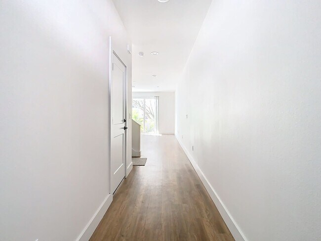Building Photo - Malena Park - Brand New Constructed Townho...