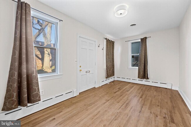 Building Photo - 1403 N Broom St