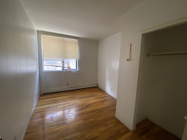 Building Photo - 274 Willoughby Ave
