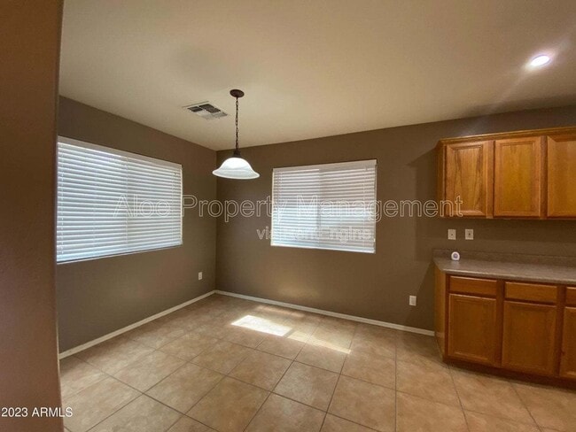 Foto del edificio - 1847 W Desert Seasons Dr