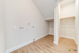 Building Photo - 238 Peter Kleid Lp