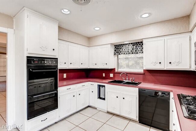 Building Photo - 3 br, 2 bath House - 156 South Pearson Lane