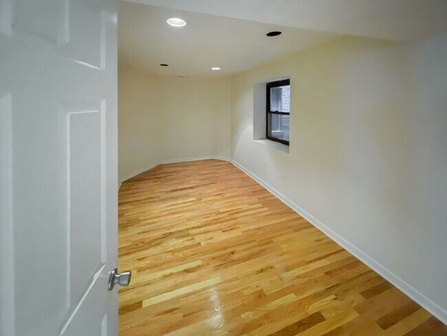 Foto del edificio - 3637 N Paulina St