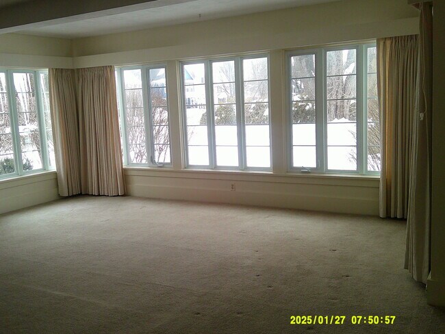 Building Photo - 1401 N Madison St