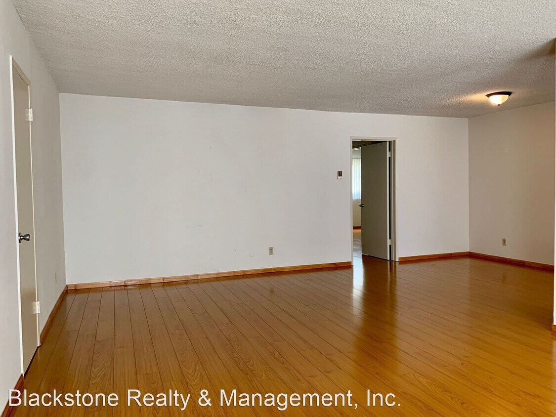 Building Photo - 1135 N Ogden Dr