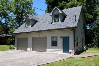 Building Photo - 2838 Mitchell Pl