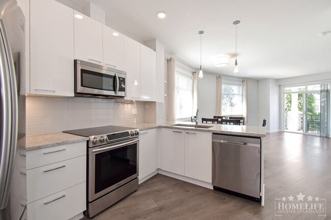 Building Photo - Corner Gem with Private Greenbelt Views