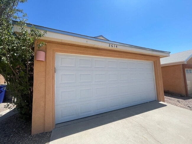 Foto del edificio - Charming 3-bedroom, 2-bathroom Home locate...
