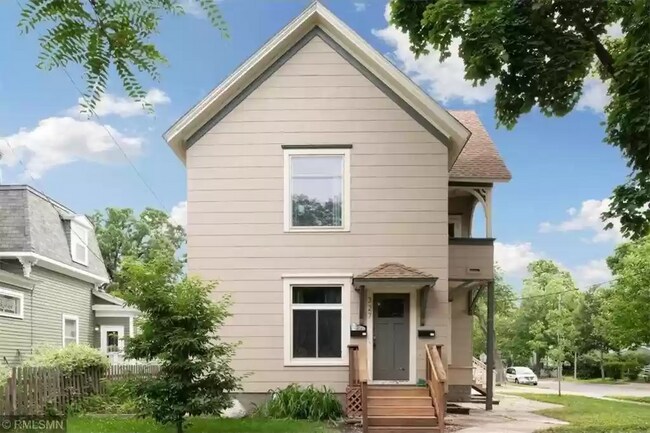 Foto del edificio - 327 5th St SE