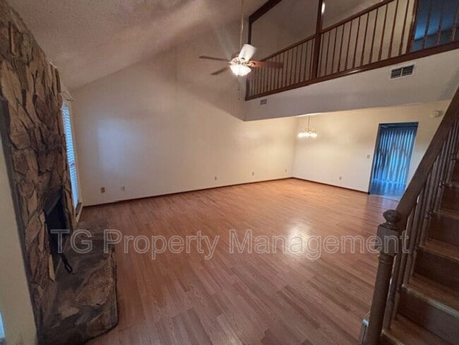 Building Photo - 11647 Fort Caroline Lakes Dr