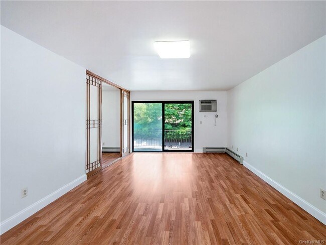 Building Photo - 555 Central Park Ave