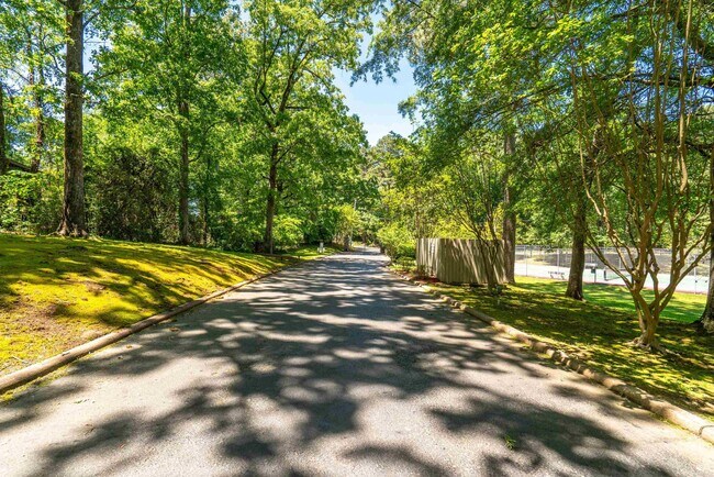 Building Photo - 250 Grand Isle Dr
