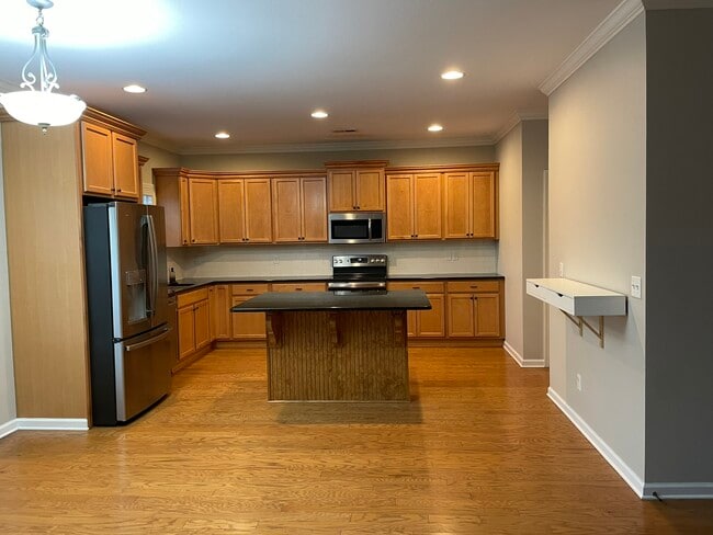 Foto del edificio - 7506 Hampstead Hall Dr