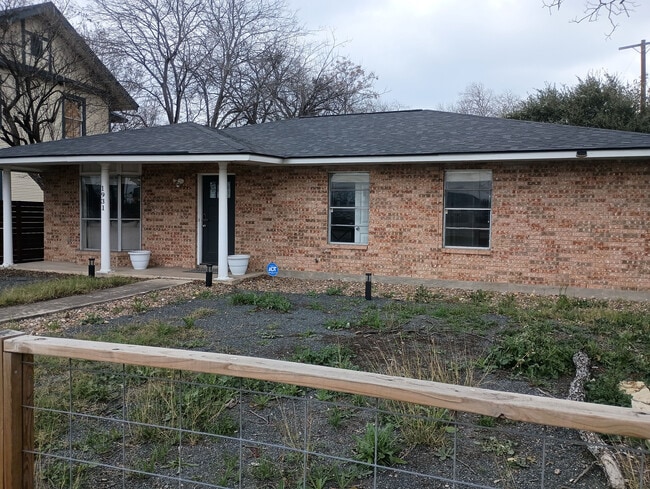 Building Photo - Room in Single Family Home on N PanAm Expy