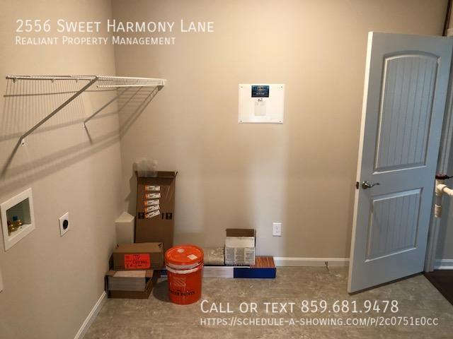 Foto del edificio - 2556 Sweet Harmony Lane