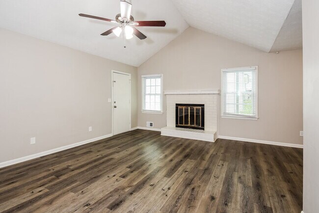 Building Photo - 1471 Daniel Ln