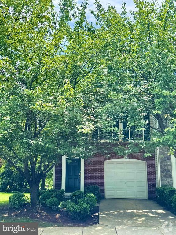 Building Photo - 124 Hudson Dr