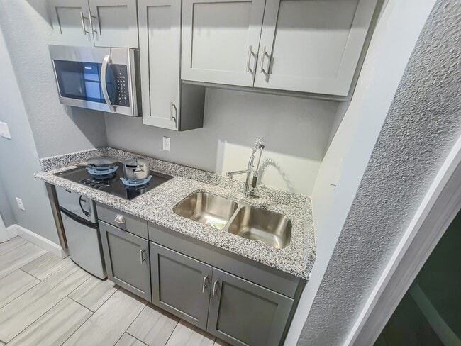 Photo - 514 E Renfro St House