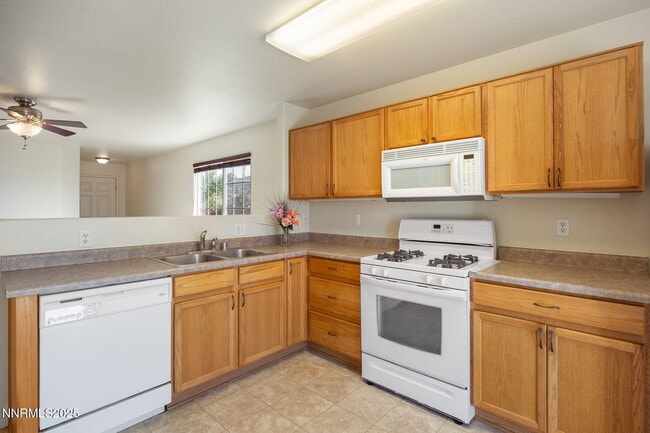 Foto del edificio - 8733 Sunset Breeze Dr