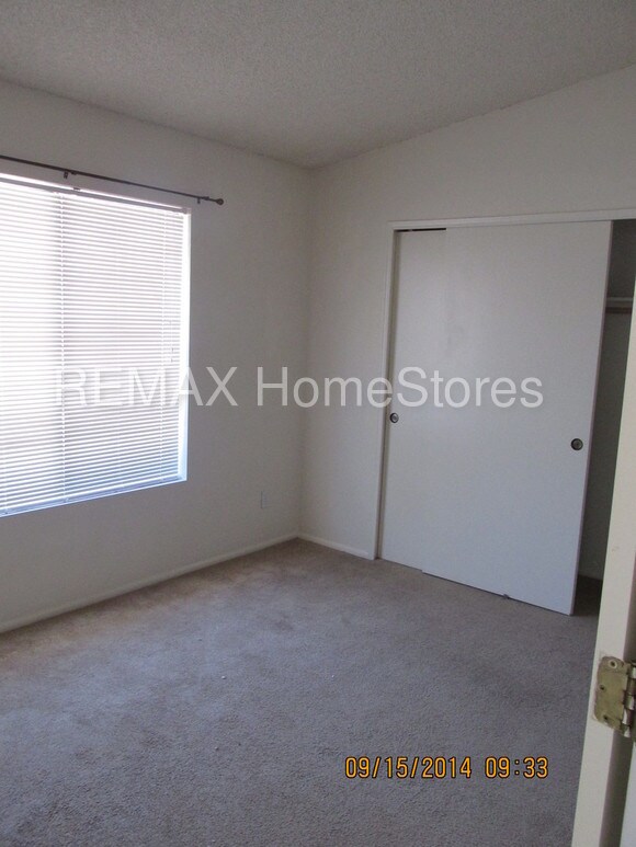 Foto del edificio - 829 Silverwood Dr