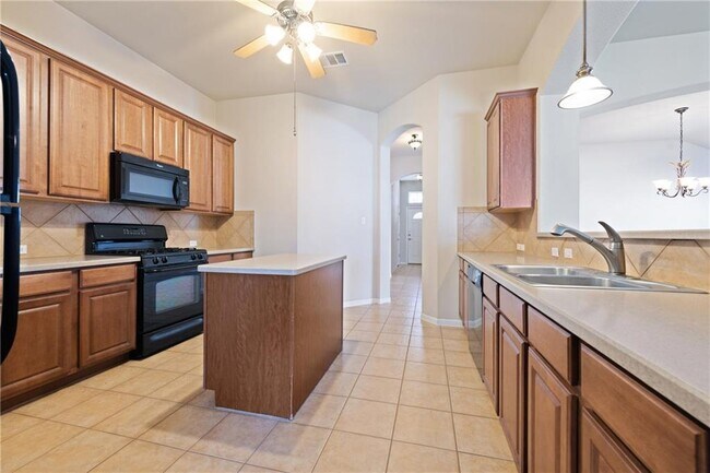 Foto del edificio - 4507 Western Lake Dr