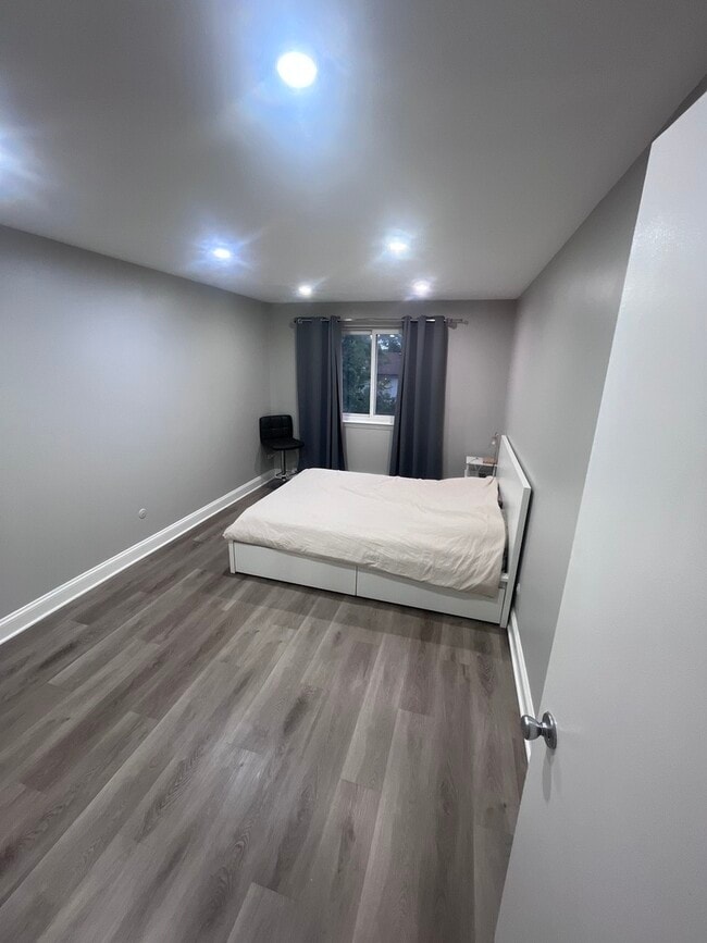 Building Photo - 8814 Briar Ct