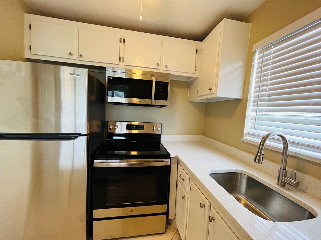 Foto principal - 376 Camden P