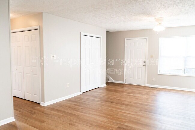 Foto del edificio - 2519 Cedar Ln