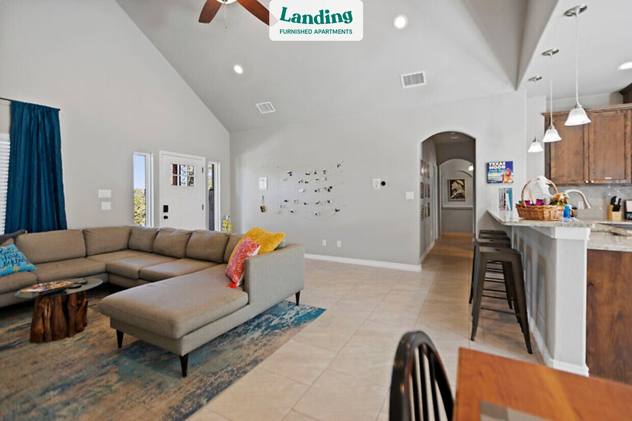 Foto principal - 837 Cougar Dr