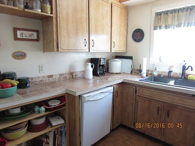 Building Photo - 488 Schweitzer Mountain Rd