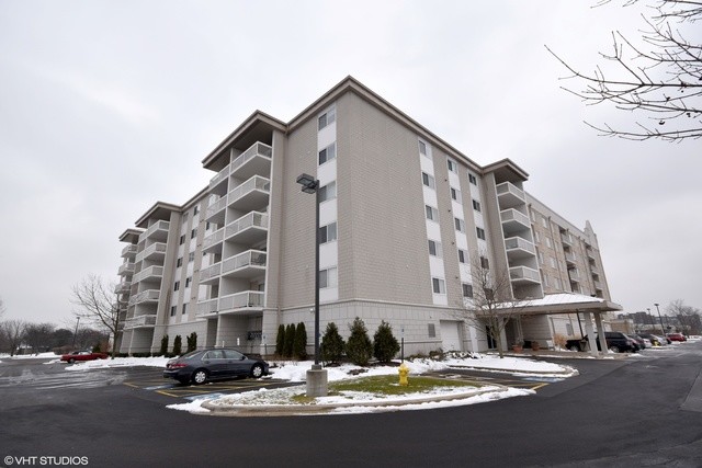 Building Photo - 2030 St Regis Dr