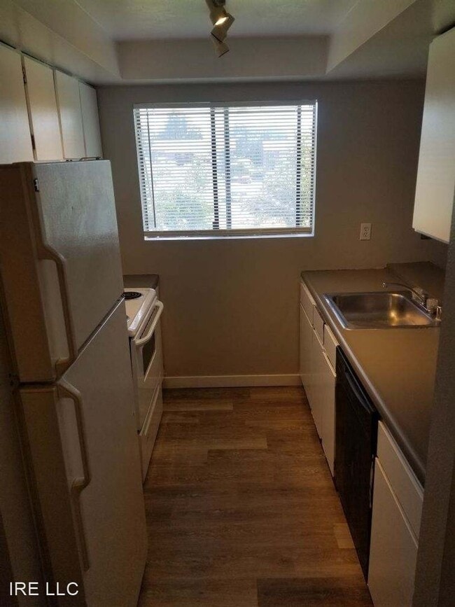 Building Photo - 3001 E Upriver Dr