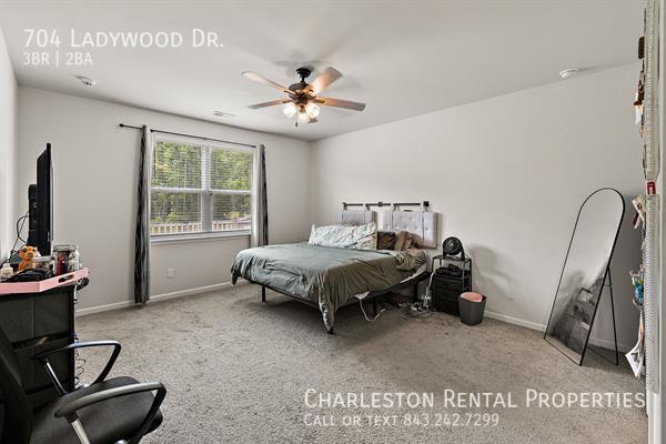 Building Photo - 704 Ladywood Dr