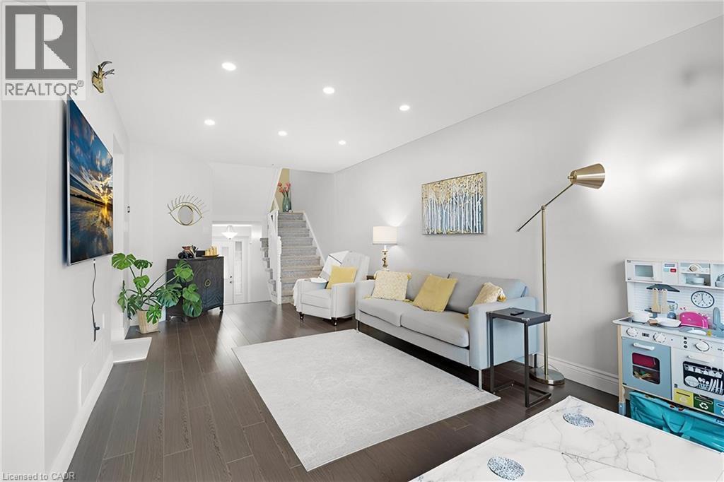 Photo principale - 104 Frances Ave