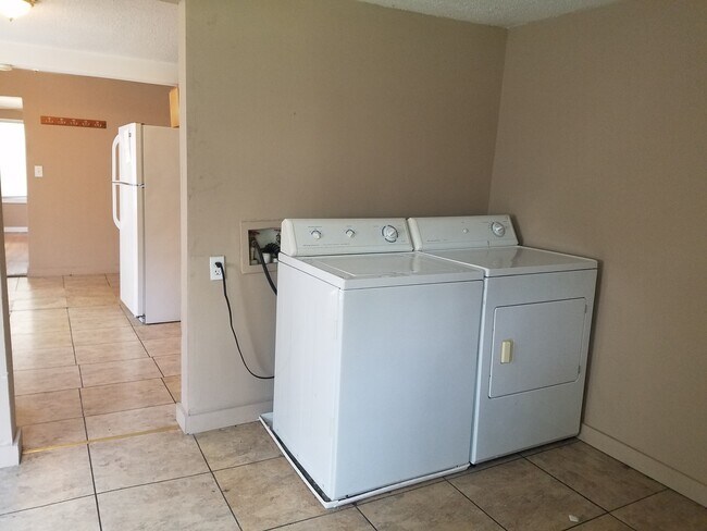 Foto del edificio - PRELEASING for AUGUST 2024! Dishwasher and...