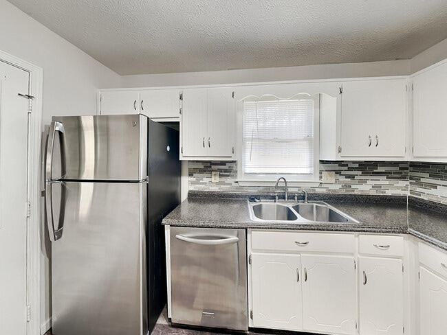 Building Photo - 65 Homeport Dr