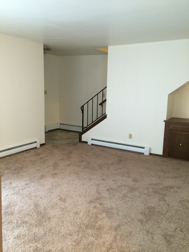 103 Peters N Ave, Fond du Lac, WI 54935 Townhome Rentals in Fond du