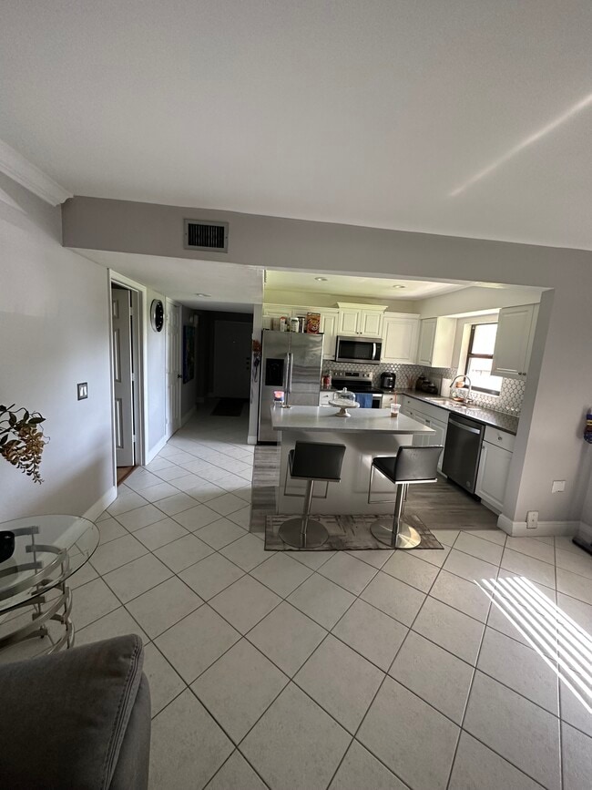 Building Photo - 9521 Boca Cove Cir