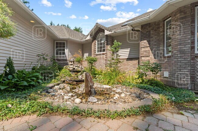 Building Photo - 12218 E Nez Perce Ln