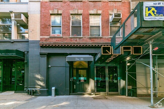 Building Photo - 30 W 13th St