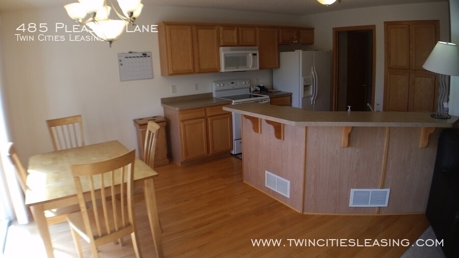 Foto principal - 3 Bedrooms on Top Floor with Private Maste...
