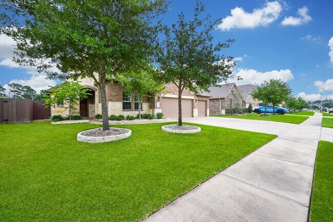 Foto del edificio - 22918 Dale River Rd