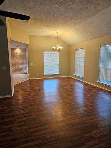 Building Photo - 812 Twin Creek Dr