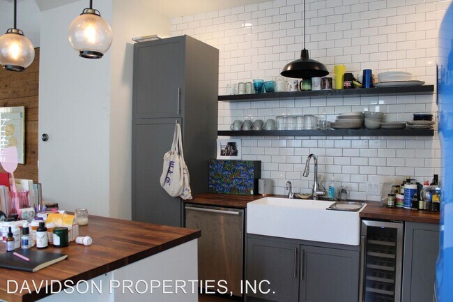 Foto del edificio - 1 br, 1 bath House - 215 Devine St Unit B